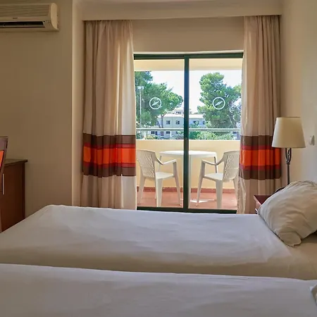 The Navigator Hotel *